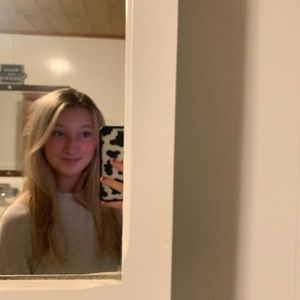 Meet your Posher, Adelle